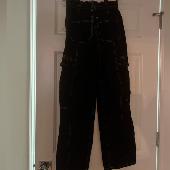 BDG size 24 jeans excellent condition. Zipper pull bent but works perfectly - Picture 2 of 5